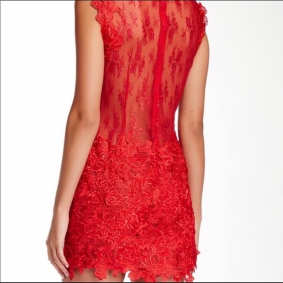 Lace red dress - Picture 3 of 4